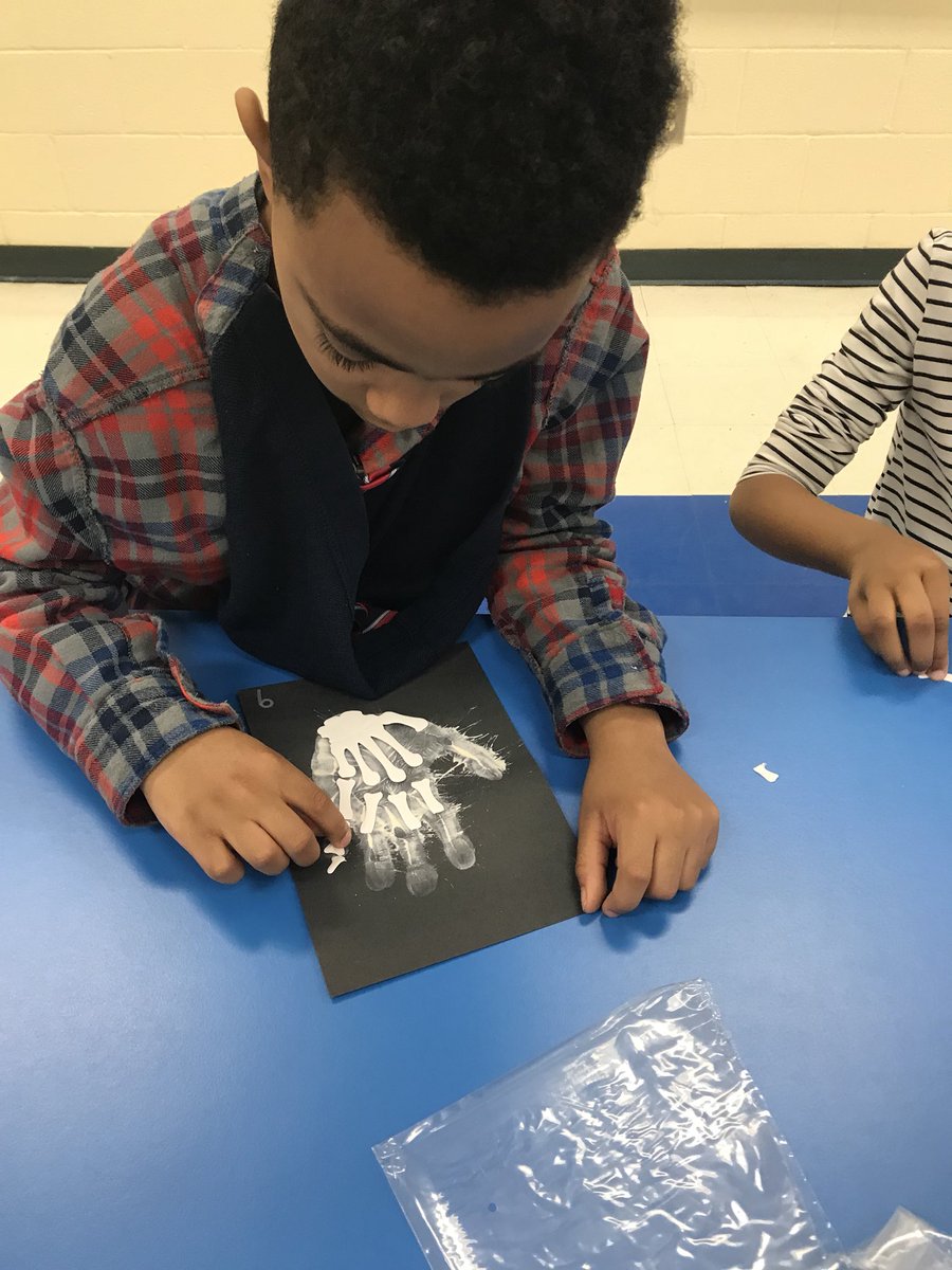 lyarboro's tweet image. Can you create a model x-ray of the hand? We can! #pltw ##learninghandson #inquirylessons