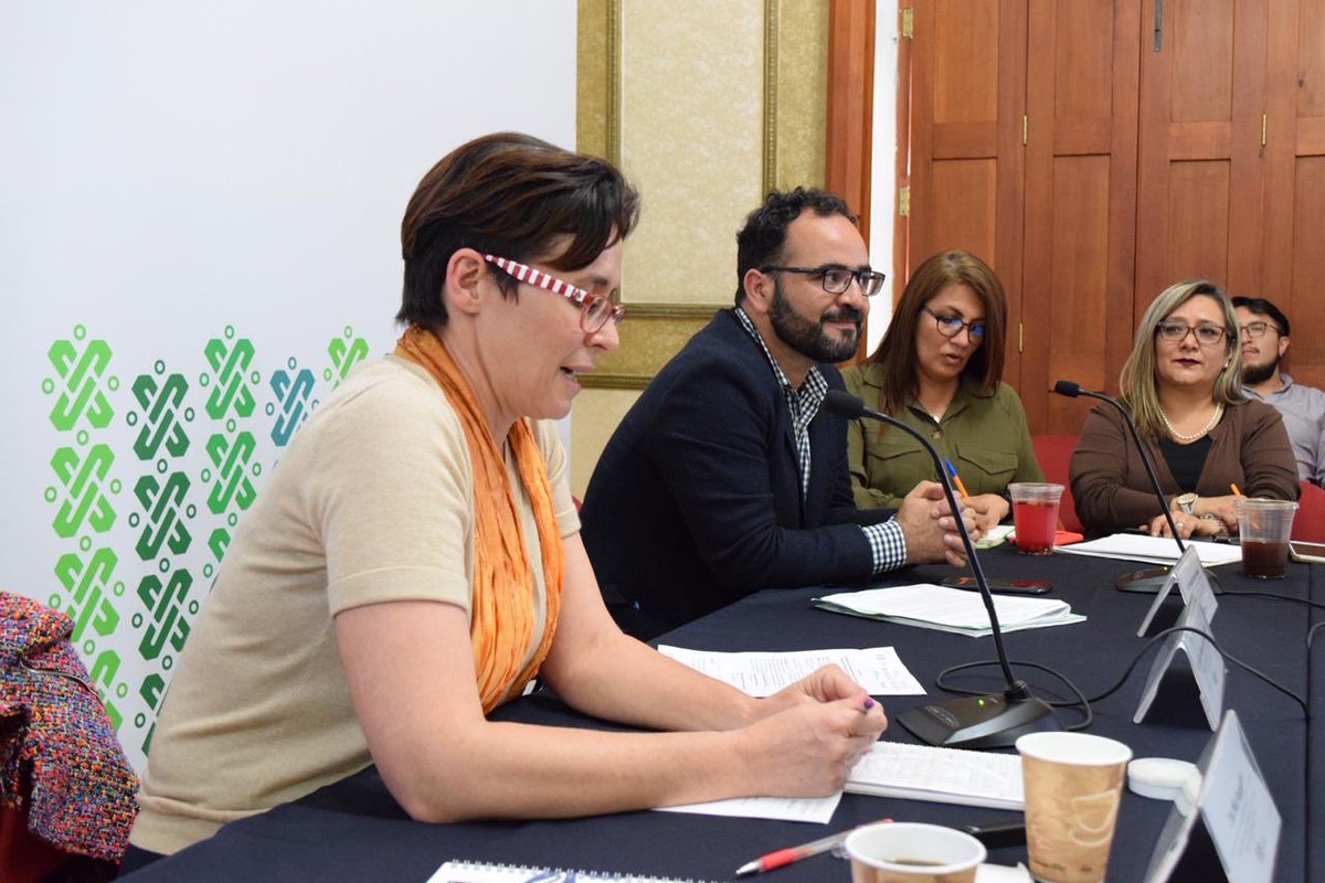 PDHCDMX's tweet photo. Realizamos el Seminario Interno “Criterios orientadores para la construcción del sistema de indicadores con enfoque de #DerechosHumanos de la #CiudadDeMéxico” en el Aula Magna de @EAP_CDMX, colaboran @SeGobCDMX @Finanzas_CDMX @LaAgenciaCDMX @seduviCDMX #EVALUA #CiudadDeDerechos https://t.co/pDlh0Hv5gV