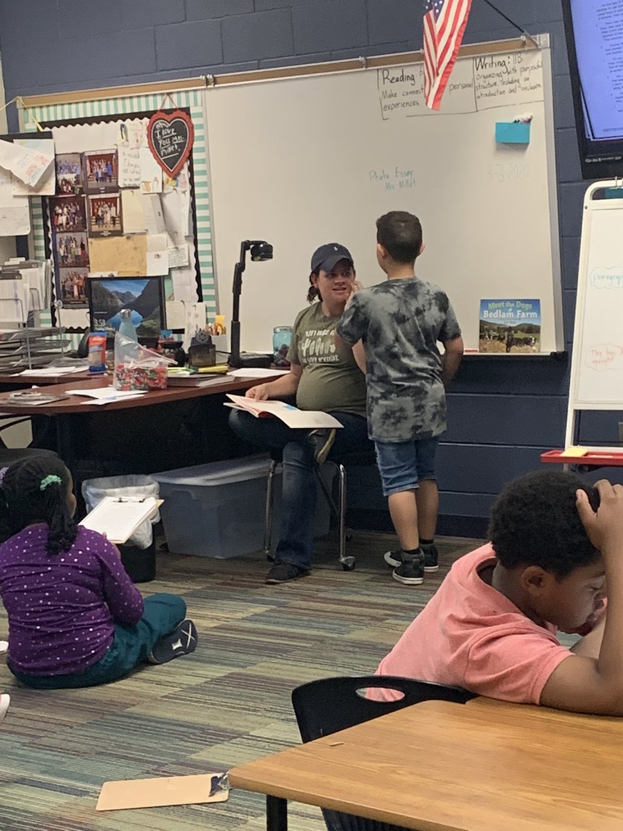 MrsBennettCCE's tweet photo. Yesterday in leadership club, we talked about being a leader with our voice. 🗣 We practiced giving character compliments to others! #midwayandbeyond #cceandbeyond https://t.co/l6ZyJgR64X