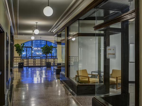 ElementDetroit's tweet image. If you really want to impress your team, schedule your next meeting in one of our unique vintage jewelry store turned meeting spaces: The Pendant and The Locket. The restored history of the Metropolitan Building makes our Element hotel unlike any other!

#StayInYourElement