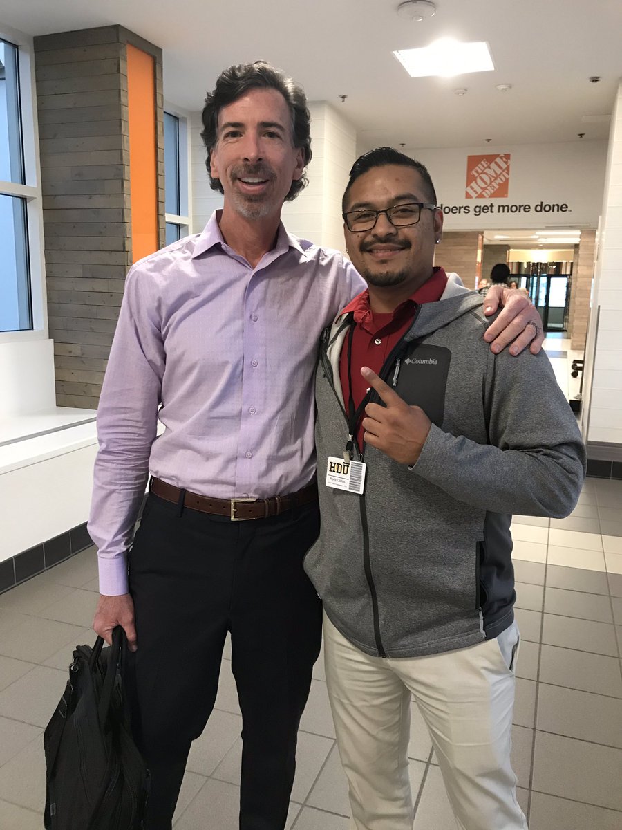 Met <a href="/thegilesfiles/">Giles Bowman</a> today! It was an awesome experience. Great person to meet! Checking that off my bucket list!