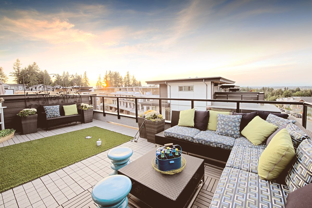 AderaHome's tweet photo. On days like today we can't help but think of this stunning roofdeck patio from our past community Green in South Surrey. #Sunshine #roofdeck #puttingreen #pastcommunity #southsurrey https://t.co/QMtBvcjKU7