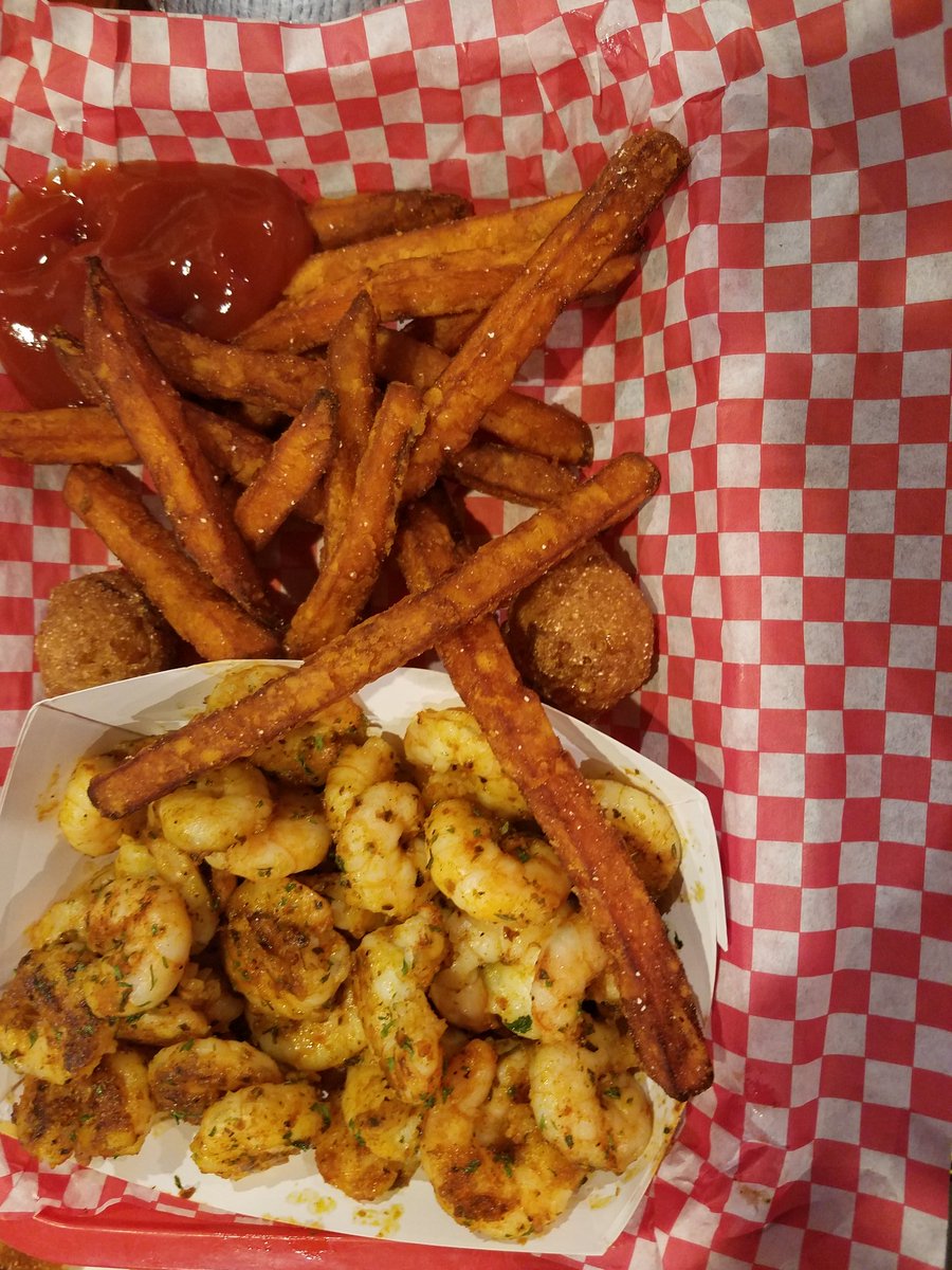 salina_mills's tweet photo. @FolderRed @boudinbakery @VisitCA @carpediemeire @MadHattersNYC @beccablogs360 @Adventuringgal @GreenMochila @always5star @RoadtripC @EmilyMaeHood @leisurelambie @LiveaMemory best shrimp all you can eat fried, grilled, or blackened on thursday sweet potato fries were awesome too #kravers #daphnealabama https://t.co/UptvJf4Jp6