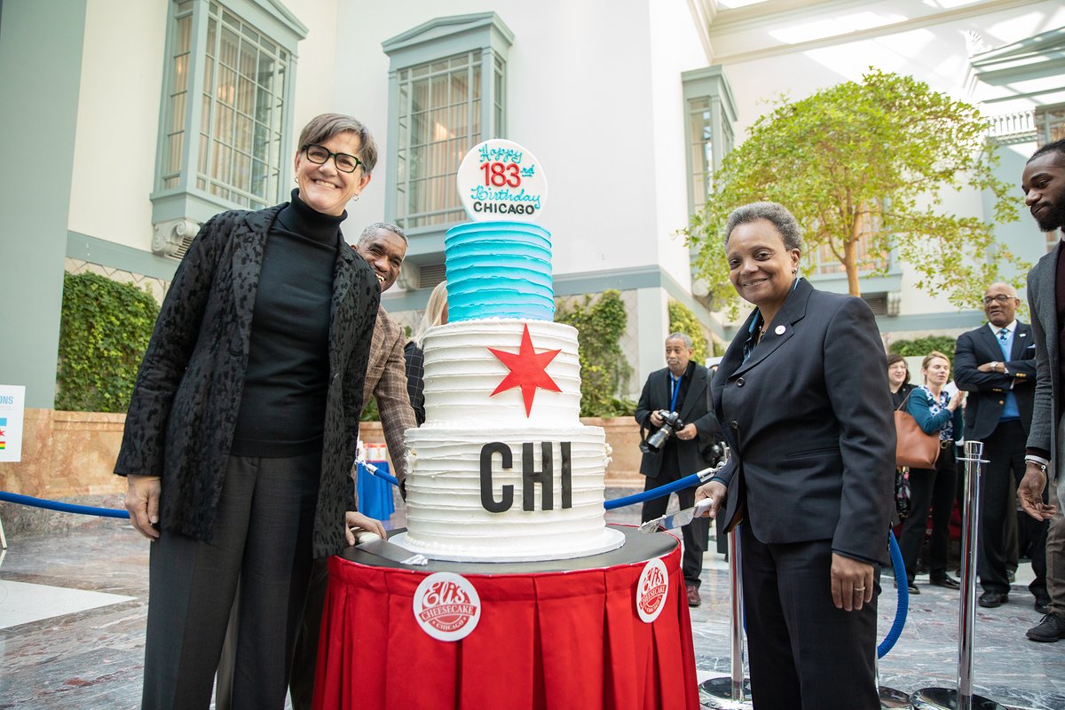 mayorlightfoot's tweet image. Happy 183rd birthday to Chicago, the greatest city in the world. 🎂