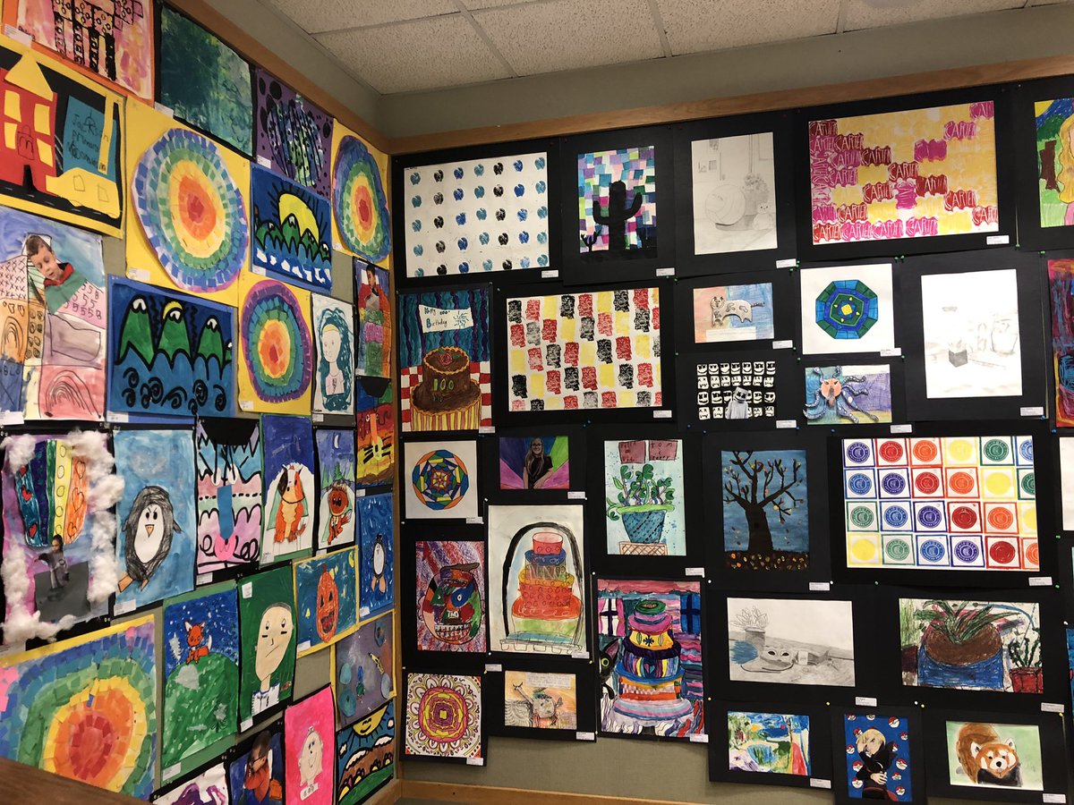 lindseyleone5's tweet image. Toured all of our students tremendous artwork at the BCSD District Art Show! Come out to Richmond Library through out March and experience the artistic talent of our K-12 students! 🖍 🎨 ✏️  @jkolb51 @ArtatBMS #creativityiscontagious #WeAreBatavia