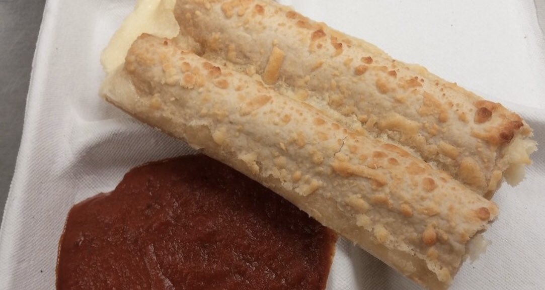 nikialford's tweet photo. This was quite possibly the best school lunch https://t.co/72aLgx6HkY
