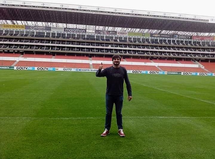 TanoSantarsiero's tweet photo. 5 Años después....otra vez el único relator Argentino en el estadio.....#SoloconRiver #SiempreconRiver #11Años #PasionVocación desde las 21 hs x @ConceptoFM somos @SMONUMENTAL https://t.co/lnNdEHqWLl