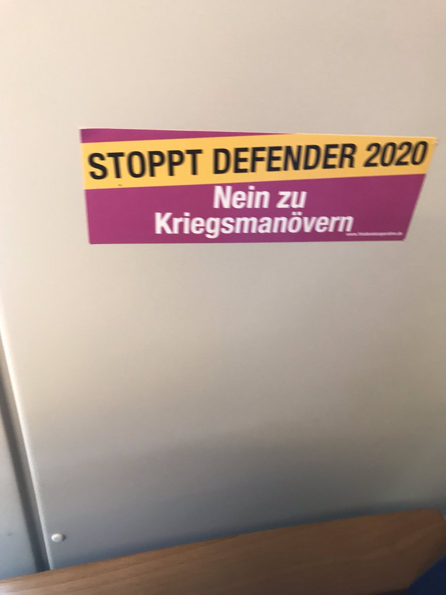 LoveGuerillos's tweet photo. @schautnichtweg @DuHilfe @vonderleyen Verschönere deine Züge ganz wichtig #StopDefender https://t.co/pwRRVCmRD3