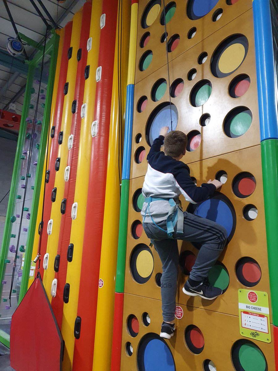 supernovaesu's tweet photo. Tonight supernova explorers challenged themselves at @ClipandClimb really enjoyed themselves. @Bristol_South https://t.co/yukg0qCZ8v