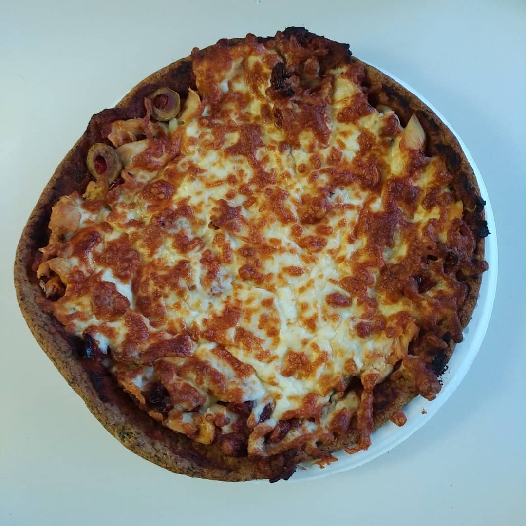 UniqueCaptured's tweet photo. #pizza #dinnerisserved on the #sailboat.  @unbunfoods #ketopizzacrust.  -- #imadethis (with #unbun help!) ;) -- #SailboatLiving #SailboatLife #WinterLiveAboard. https://t.co/PUdeyDrRrd