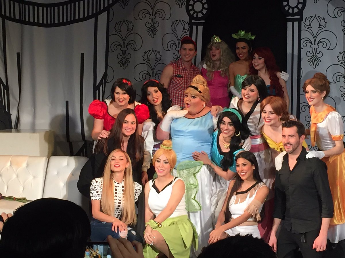 bonhomia_ft's tweet photo. En el teatro con Monica Contreras #12princesasenpugna https://t.co/EpTWfZsm0e