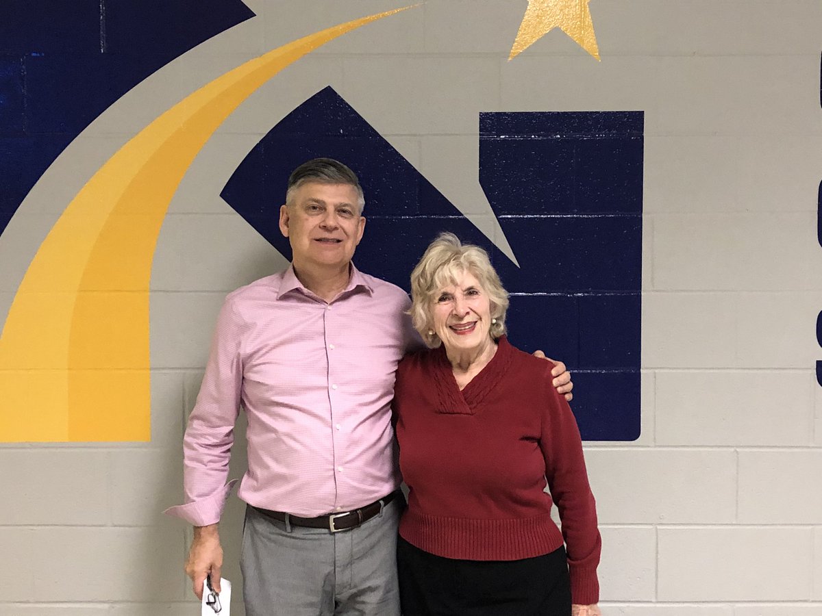 NicholsonEleme2's tweet photo. Look at these friendly faces!! Two of our retired teachers came back to read to our students on Read Across Cobb Day! They said “It was the best day ever!” We love you! @NicholsonEleme2 @hoilmanf1 @VanimanCheri #nicholsonstars https://t.co/cq5sMLoec0