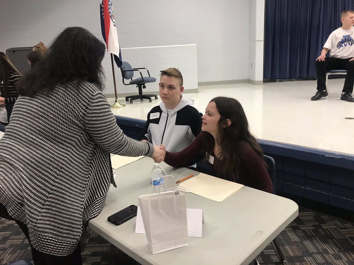 MrsHinckleymath's tweet photo. THIS is what planning, preparation, and organization can do. Way to #BeExeptional today @BinghamBears with the 7th grade mock interviews! #BeYouBeDeterminedBeAVID Thankful for @adrianenew @CindyStephens33 @sarahpe35722385 https://t.co/O26DiIwlwL