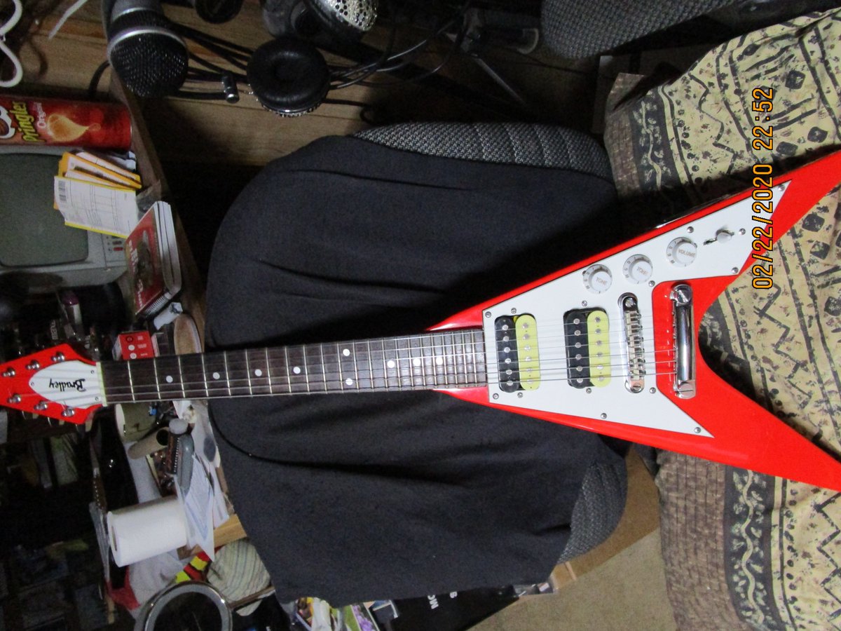 JarolSmith's tweet photo. @CRAVE_Guitars #########THATS A VILD LOOKIN GET BOX KANT STAY N LONG RUNNY NOSE GOTS 2 GET READY 4 WORK &amp; BLOW MY SNOTTY  MOW MOW SKYHAWKS GONE MOW ;.;.;.;.;.;>.:.:>:>;>;>I GOT SOME POINTS https://t.co/dZYnJeOcL9