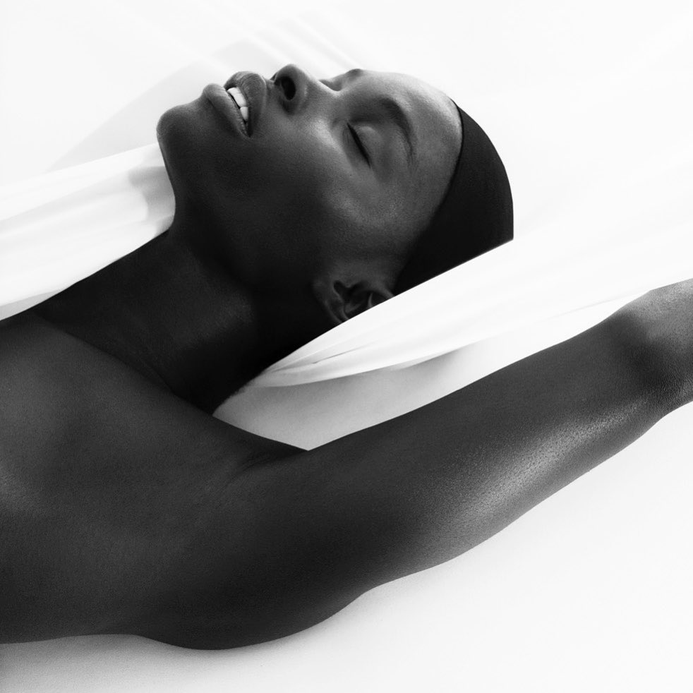 PulseWorld360's tweet photo. The human body is the best work of art. #SuperModel @jeneil1 for @Shape_Magazine magazine November 2019 issue.
#PulseModels #PulseWorld360 #PulseGlobal #TB https://t.co/AJ4obD7GMq