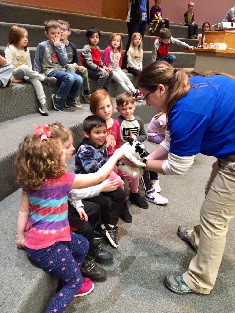 mrs_leckrone's tweet photo. We had a great time learning about a variety of animals during our Zoo To You Program presented by the @fwkidszoo. https://t.co/EDmK1oPUyf