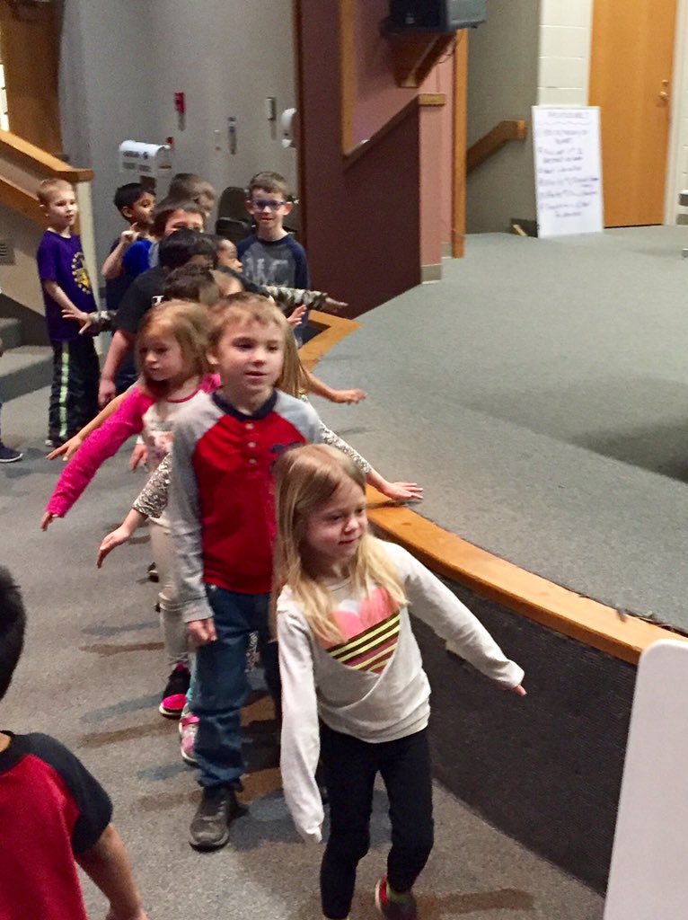 mrs_leckrone's tweet photo. We had a great time learning about a variety of animals during our Zoo To You Program presented by the @fwkidszoo. https://t.co/EDmK1oPUyf