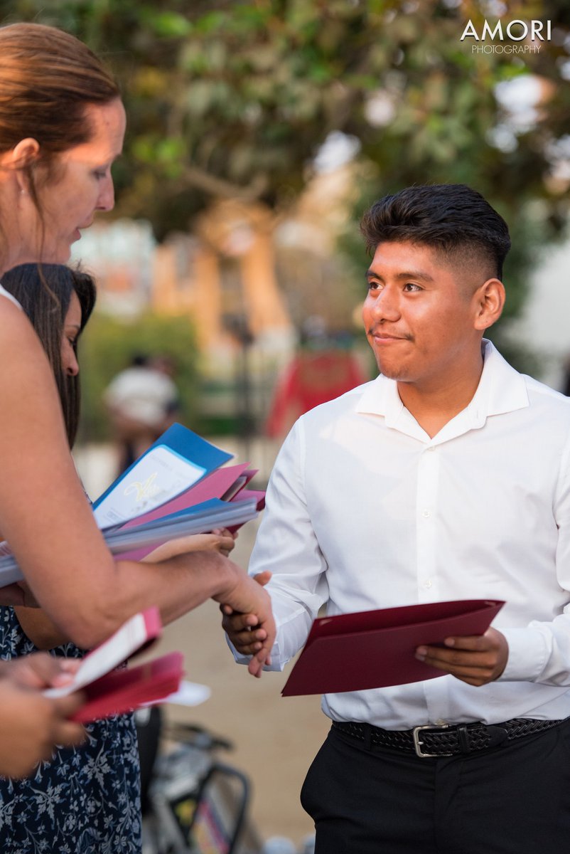 MICOP805's tweet photo. Do you know that when you give to the MICOP Tequio Scholarship Fund, you are investing in the future of  indigenous youth? Come find out more about what our youth are doing to improve their communities at Tequio Rising!  #IndigenousScholars #TequioRising
https://t.co/PJ61PMbtxx https://t.co/31htSzBTZo