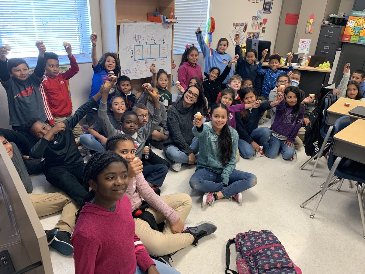4th Grade Cupcake Party in Ms. Alicia’s Class <a href="/Cardinals_SOAR/">Engelwood ES-OCPS</a> 
Amazing Students &amp; Teachers