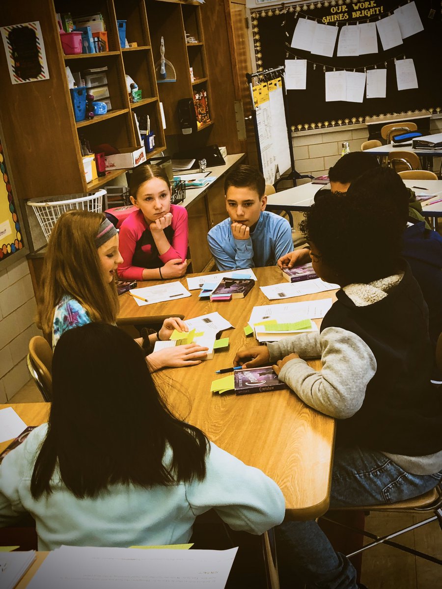 MsMayotte's tweet photo. Who doesn’t love a literacy circle in the morning?? @Grange5th @GrangeES https://t.co/IdknHrdwkW