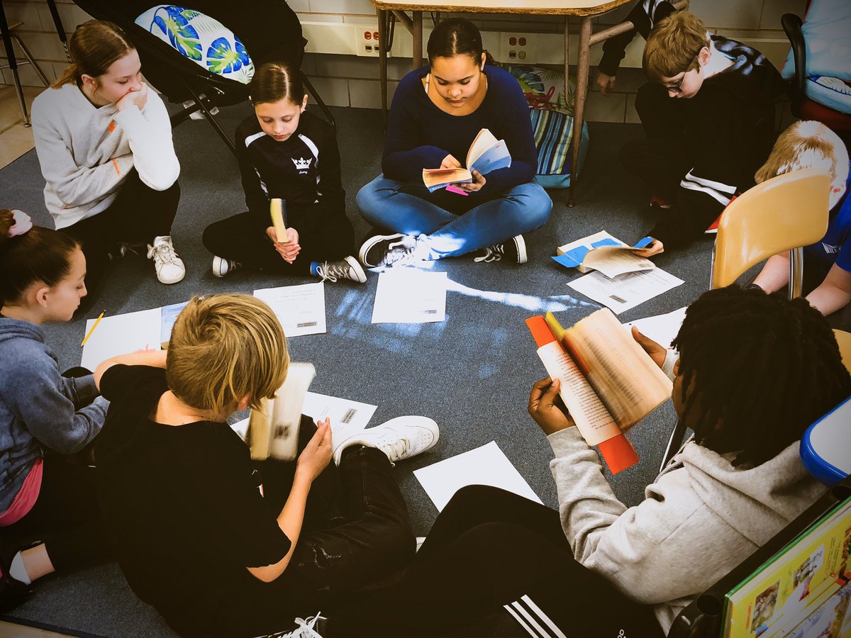 MsMayotte's tweet photo. Who doesn’t love a literacy circle in the morning?? @Grange5th @GrangeES https://t.co/IdknHrdwkW