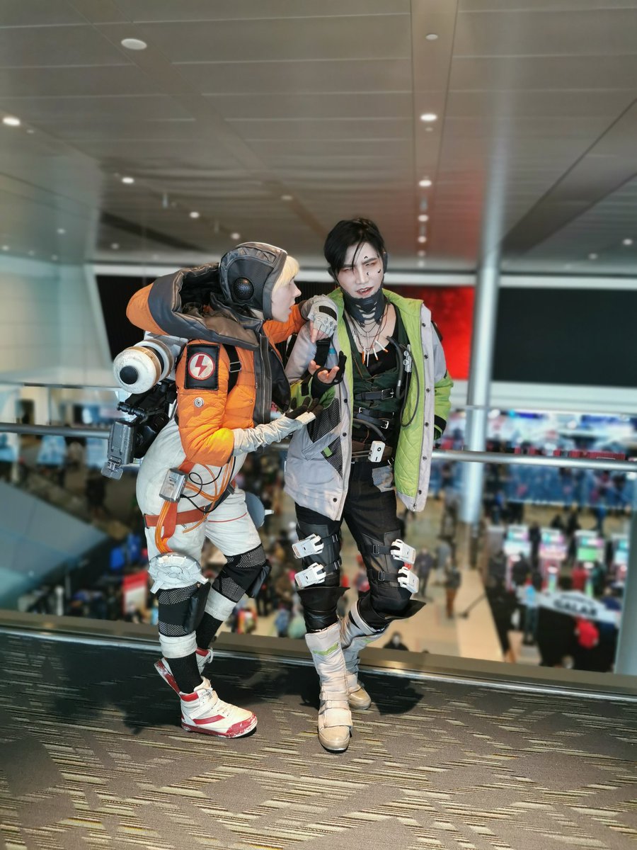 greysanchn's tweet photo. It was a crazy week with the @HenchStudios crew at @pax east but we made it, drank, partied and had our clam chowder in Boston!
Till the next time @PlayApex !!
@keltoncfx @stefiedrew @Gilly_kins @sperrens #PAXEast2020 #ApexLegends https://t.co/L30O2auUDx