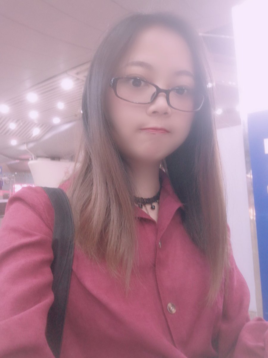 LauraLuo19's tweet photo. We are fine. Thanks for you guys kind concern and great consideration!
2020 I hope that you lovely people can also be treated tenderly. https://t.co/tbTjWxz6yK