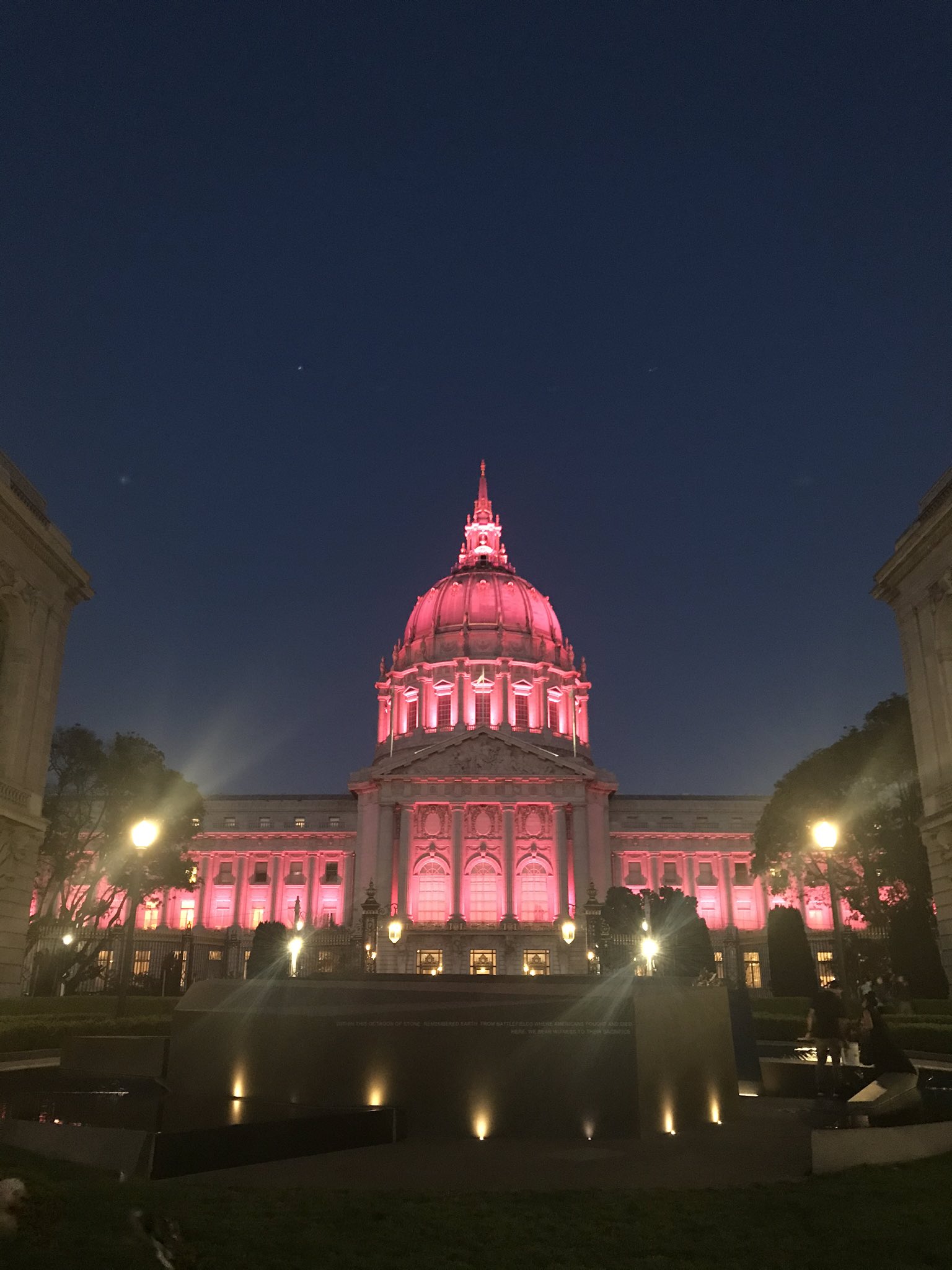 SF City Hall Lights (CityHallLights) / Twitter