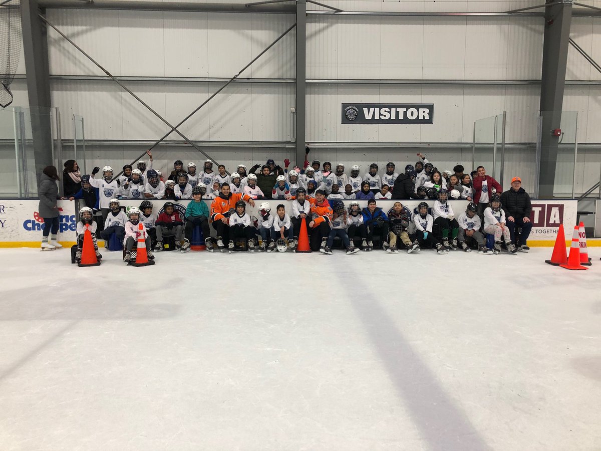 PaulHarrisJr10's tweet photo. We welcomed 280 students from Union Hill, Chandler, Rice Square, and Tatnuck Magnet Elementary School this week for #SkateToSuccess! Big thanks to Coach Cunny, @Ematsu14 @lilpoulsen @Bfeasey94 and Myles McGurty for all their help! @RailersHC @ECHL #CommunityFirst https://t.co/8uCjDPwS2e
