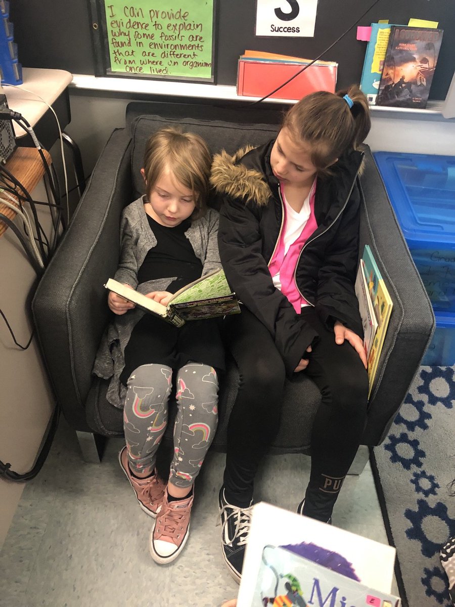 GlendaleESAACPS's tweet photo. Reading is always better with a buddy! #classbuddies https://t.co/TuxnmfVn1i
