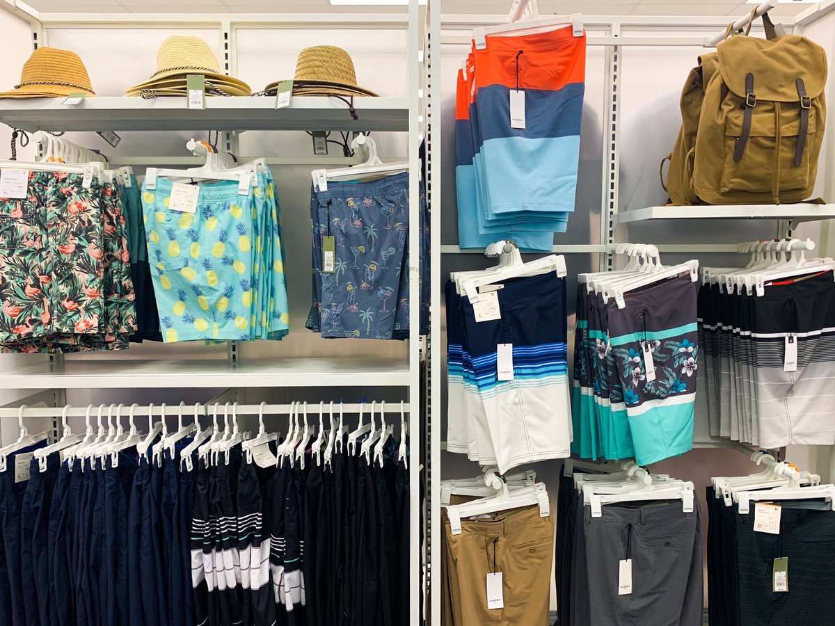 Get ready for swim season with men’s swim at 3236! @LAnspake