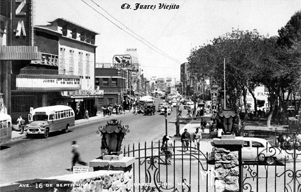 VisitBorderplex's tweet photo. En Jrz visit the borderplex te presentamos como era Ciudad Juárez antes, ¿Llegaste a conocerlo de esta manera? 🤩👌 4/10

#JuarezFantastico #VisitaJuarez #VisitTheBordePlex #VisitElPaso #VisitLasCruces https://t.co/nV706BQKnv