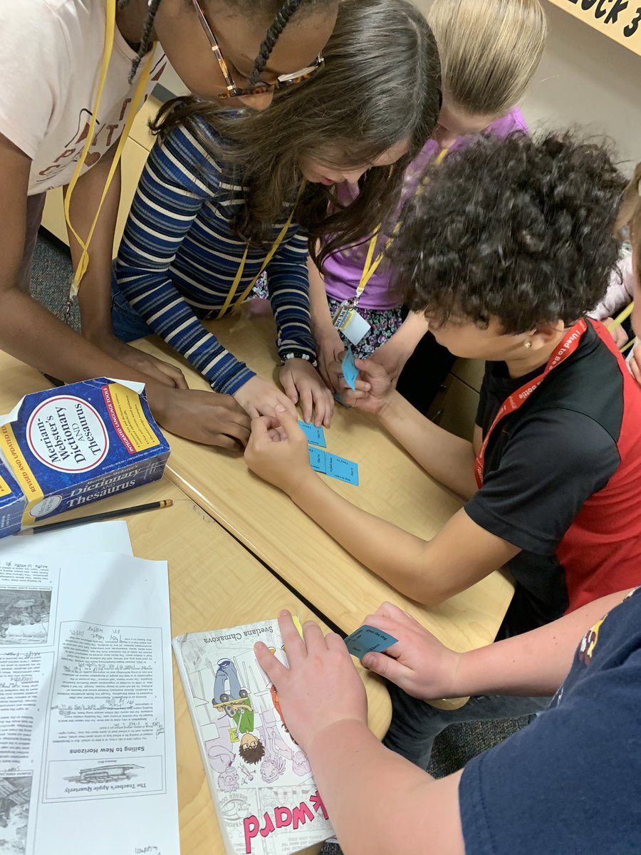 naomibourrous's tweet image. These kids worked so hard to solve grammar puzzles today! @oldwattshername @RyonMSCroft @RyonMiddle #prmsrocks