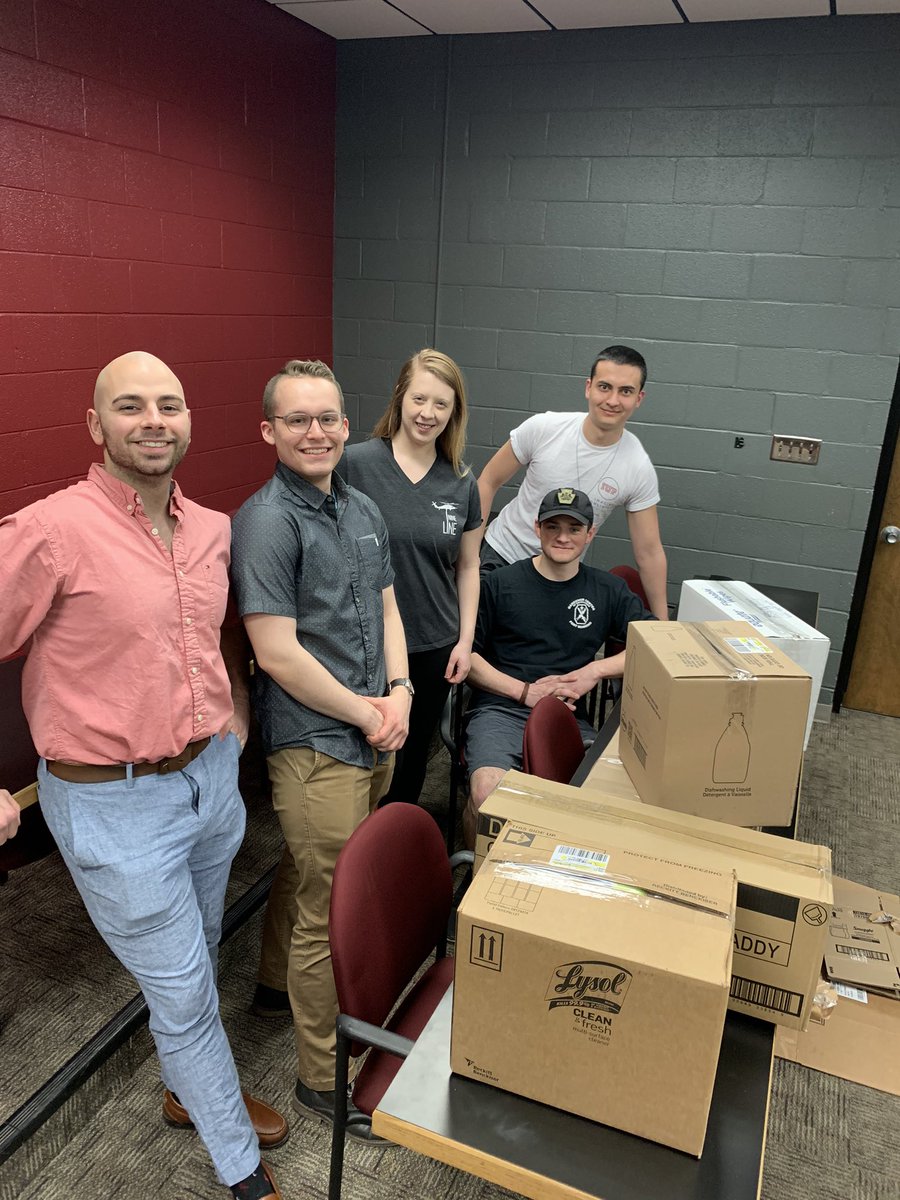 RhoTauChi's tweet photo. Putting together care packages to send to our troops overseas! They deserve some fun and good snacks! 🇺🇸 https://t.co/nWIFOjSCYC
