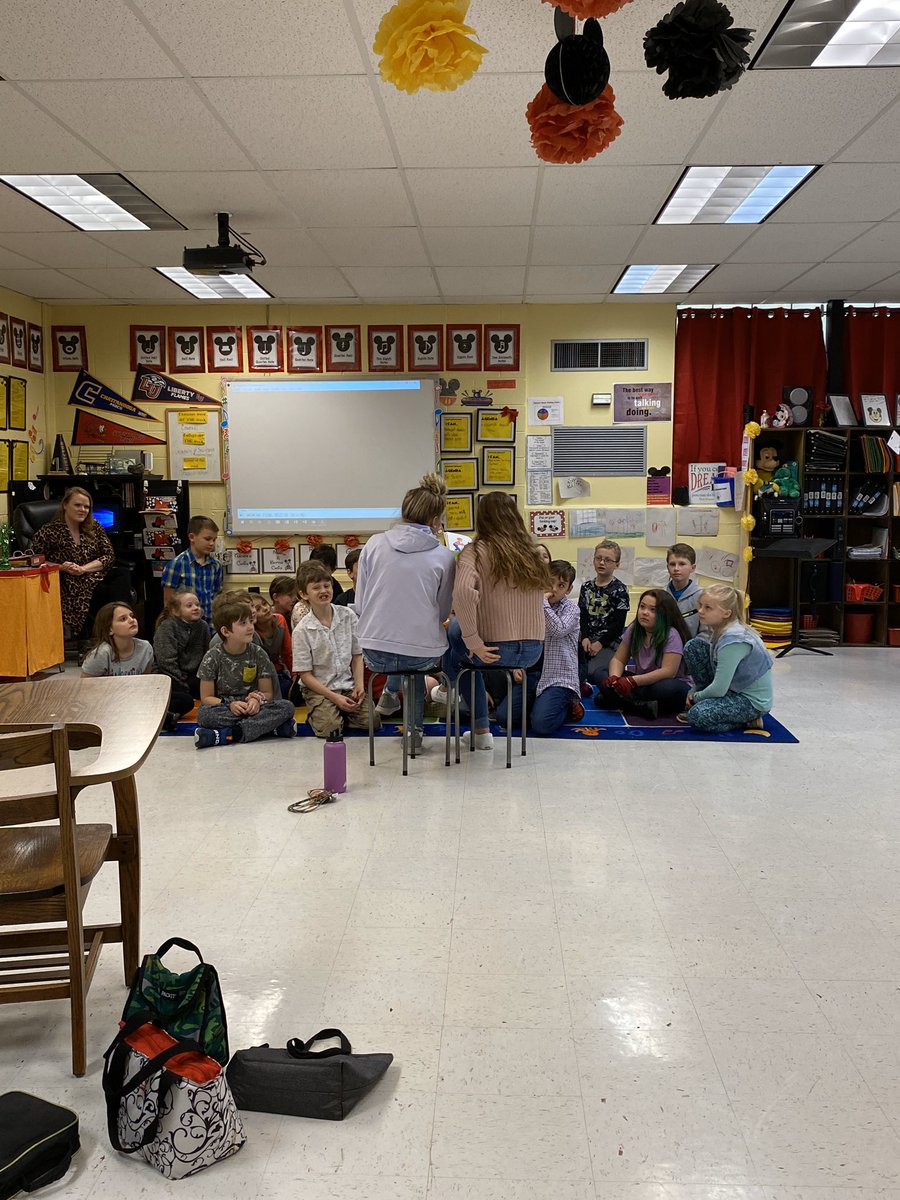 rhi_mrs's tweet photo. More #ReadAcrossAmericaWeek fun with #3rdgrde today! Thank you again to these Wolverines to sharing their ❤️ of 📚! @DadeCoHigh @DadeElementary #reachinggreatnesstogether https://t.co/rH6yRo0HAV