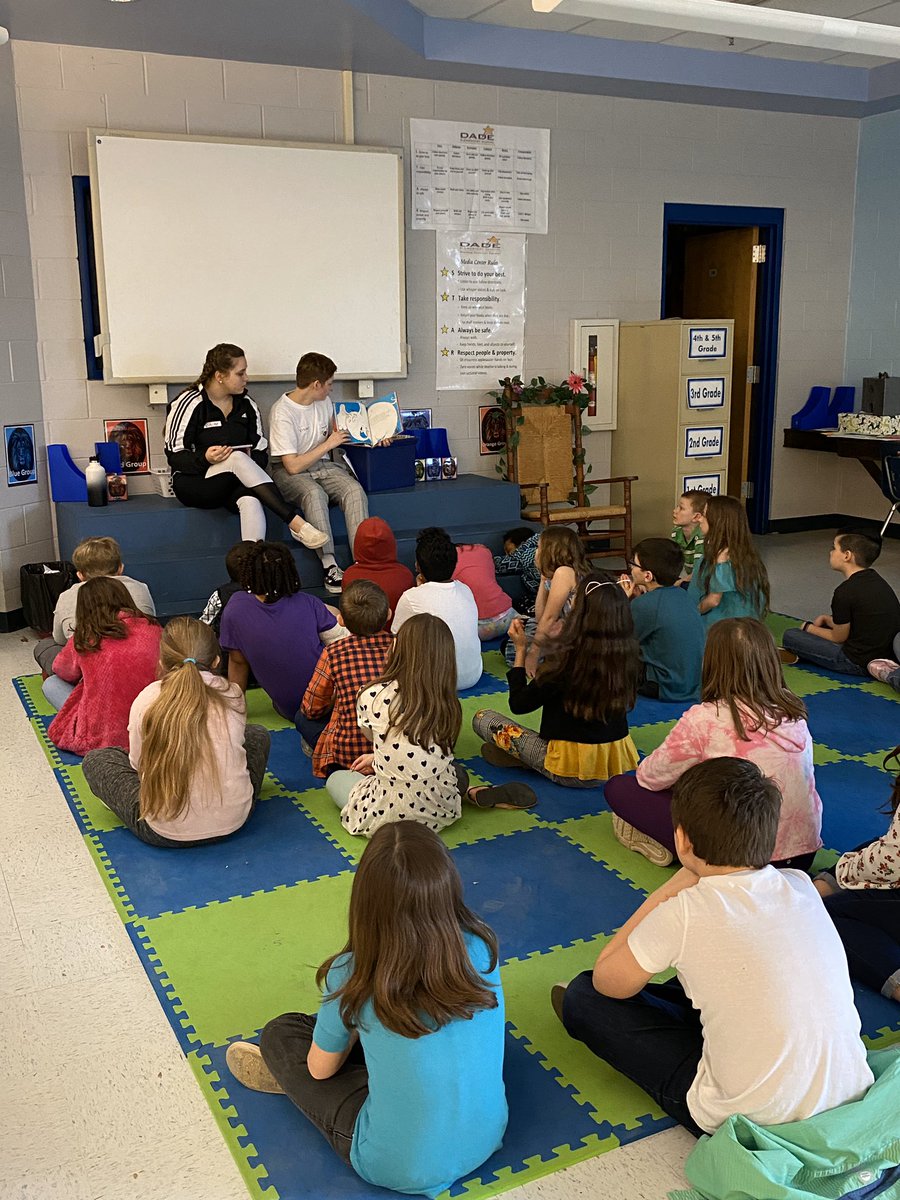 rhi_mrs's tweet photo. More #ReadAcrossAmericaWeek fun with #3rdgrde today! Thank you again to these Wolverines to sharing their ❤️ of 📚! @DadeCoHigh @DadeElementary #reachinggreatnesstogether https://t.co/rH6yRo0HAV