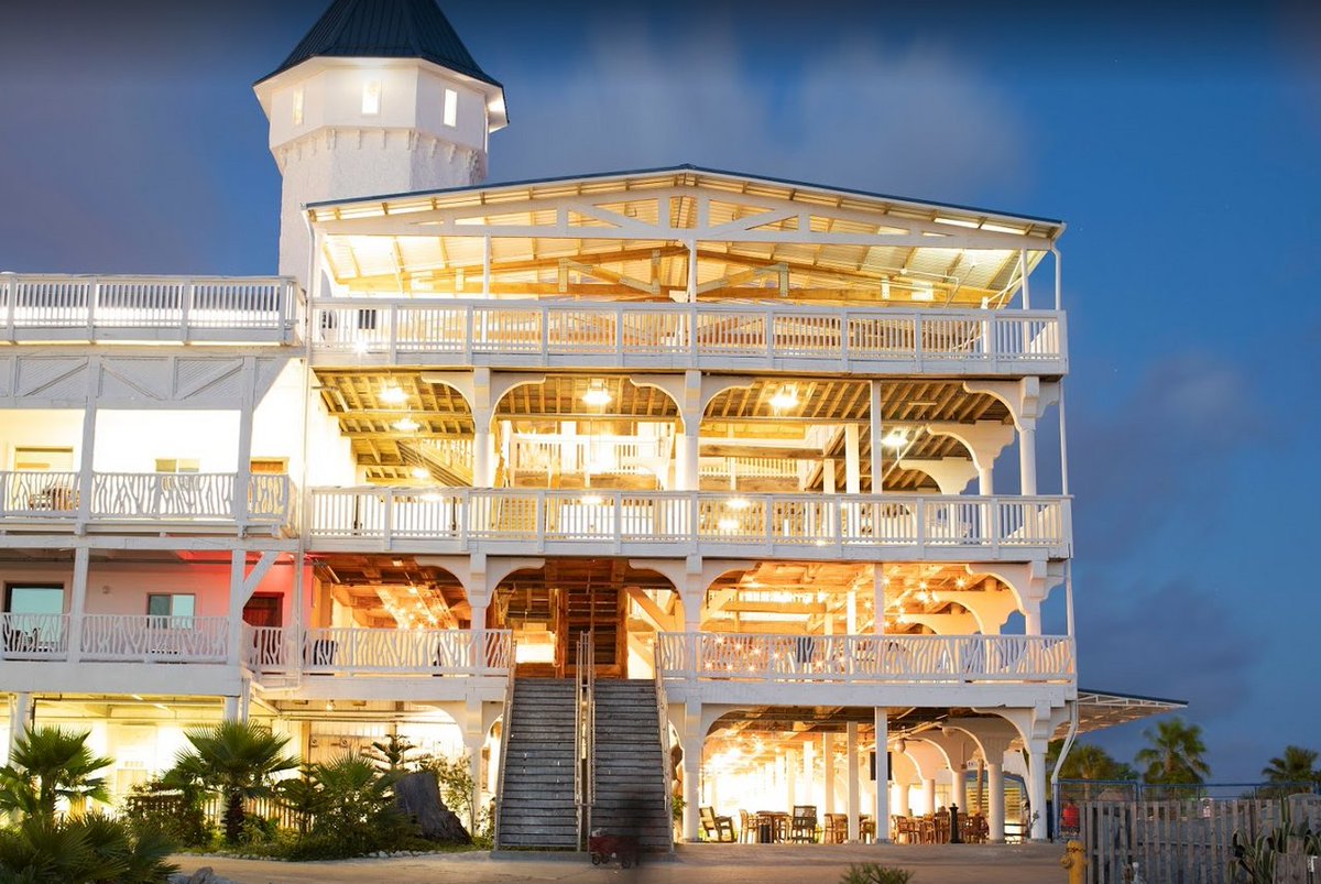 WavesResortCC's tweet photo. All of the lights✨  We're counting down till Spring Break, wbu?

#WavesResortCC #SpringBreak https://t.co/fufo9wbzb5