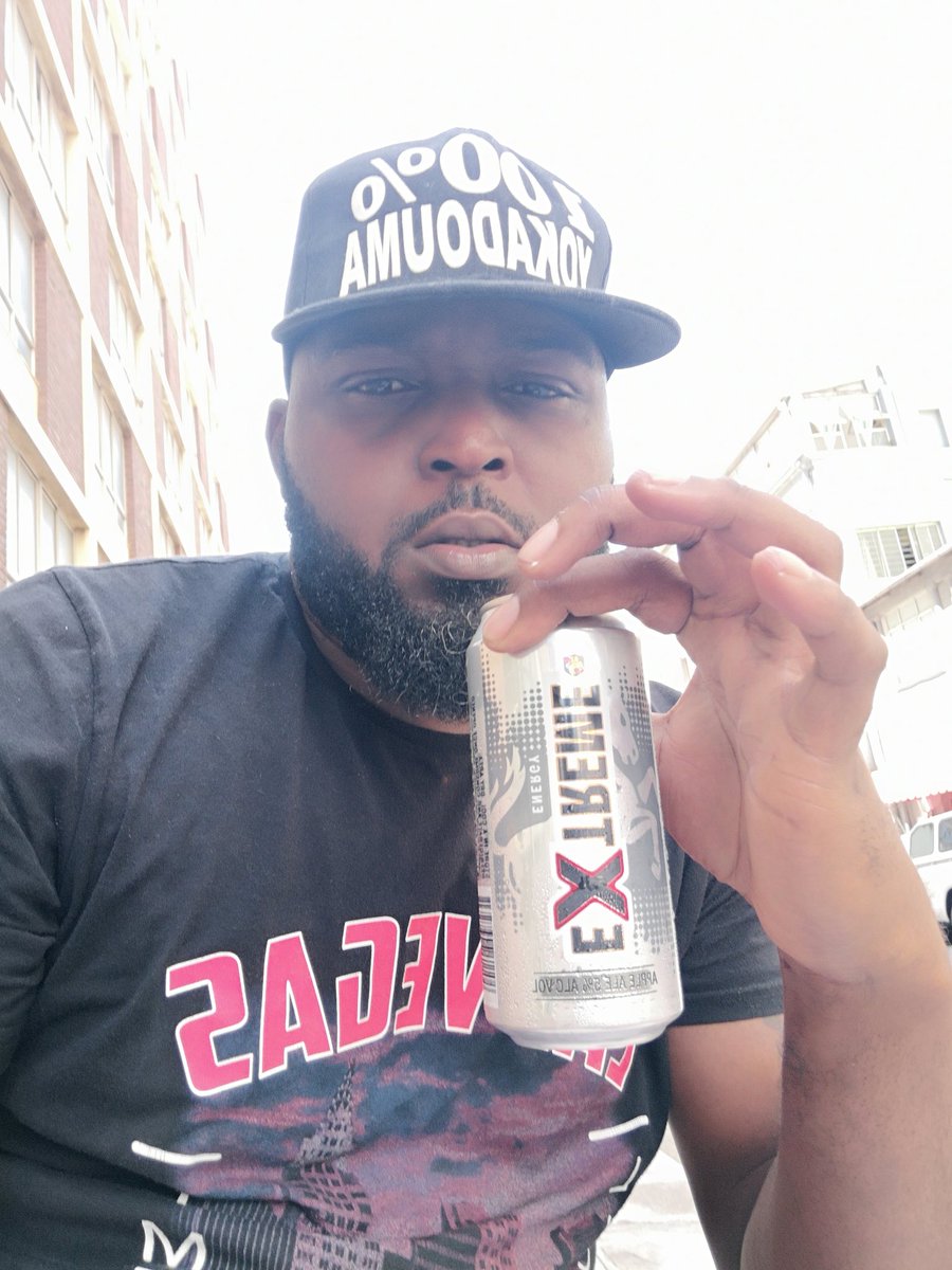 mxb1yokadouma's tweet photo. The most powerful weapon used to avoid #CoronaVirusSA #huntersextreme #sab #CoronaAlert #SouthAfrica #SamsungGalaxyS20 https://t.co/qorIMxhKkQ
