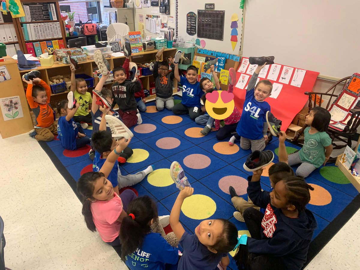 MrsWillisKinder's tweet photo. Supporting our friends for Exceptional children’s week by wearing blue for Angelman Syndrome yesterday, we are strong for life today and then we have been having a blast for Read Across America Week! @Hasty_Huskies #BeDoHaveGive #shoegame #directeddrawings #catinthehat https://t.co/7O3qpIsPYr
