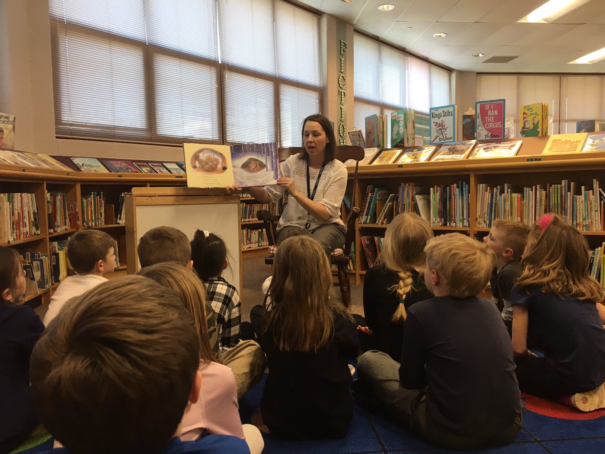LakesLibrary's tweet photo. Enjoyed having Mrs.Riolo share one of our #hcpsreadersrise books with us! #ourhcpslbrary @drpcarpenter @ForestLakesElem https://t.co/wXI89iNq6M