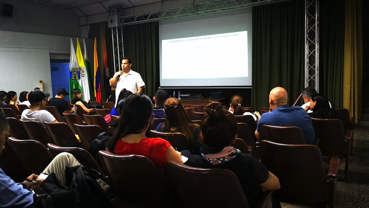 USBmed's tweet photo. #eventosUSB ➗✖️➕🙋♂️🙋♀️🧡
Conferencia: Las normas de aseguramiento internacional en la revisoría fiscal, a cargo del contador público Wilson Castrillón Macías. Charla en el marco del Día del Contador Bonaventuriano en nuestra. @USBmed. @EgresadosUSBMed https://t.co/CEO6wANOQh