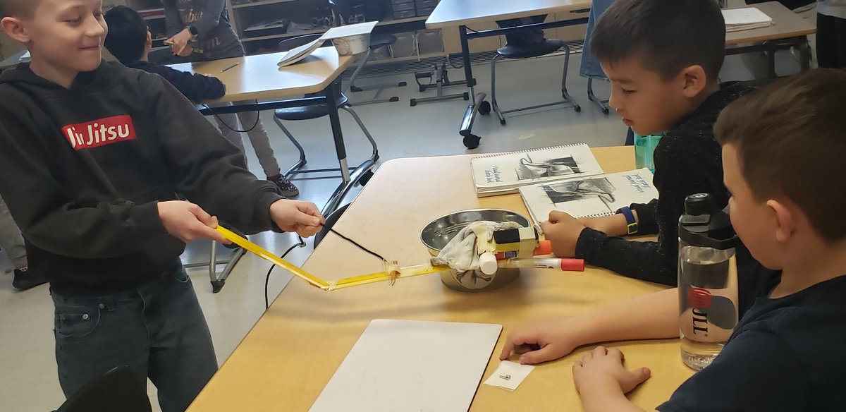 4thGrit's tweet photo. Creating different classes of levers and demonstrating what we have learned about each. https://t.co/I5iCjwUHqh