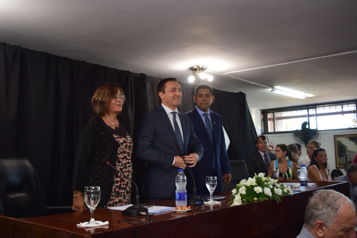 Prensahcdvarela's tweet photo. #AperturaDeSesiones #FlorencioVarela #Sesiones2020

Apertura de Sesiones 2020 con el discurso del Sr. Intendente Municipal, Dr. Andrés Watson https://t.co/4UEOrxu6O6