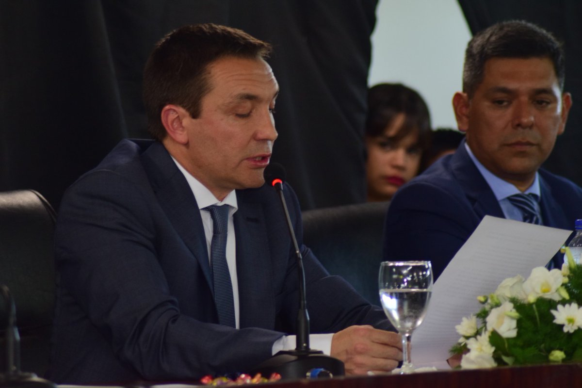 Prensahcdvarela's tweet photo. #AperturaDeSesiones #FlorencioVarela #Sesiones2020

Apertura de Sesiones 2020 con el discurso del Sr. Intendente Municipal, Dr. Andrés Watson https://t.co/4UEOrxu6O6