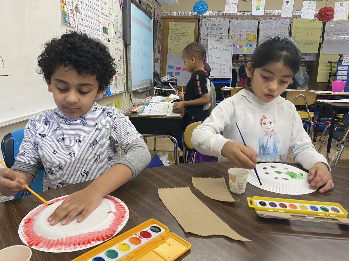 Ms_Taboada's tweet photo. From choosing our Thing 2, One Fish Two Fish graphing, and water coloring Yurtle’s shell we have been busy in 1-4! 
A big thank you to Mrs. Bardar for being our guest reader and sharing a wonderful book with us. 
#ReadAcrossAmericaWeek #DrSeussWeek #whylp https://t.co/m9ODStwY8j