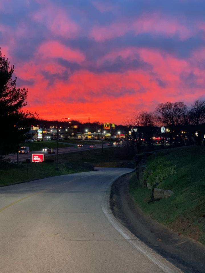 FBITN's tweet photo. This is a photo from our headquarters in Columbia, TN and a reminder of Tennessee’s beauty and resilience. 

Sometimes it takes a dark time to make you appreciate all that is around you. 

📸 by one of our corporate leaders working late tonight

#TennesseeStrong #FBITN https://t.co/SlH4FvBzLA