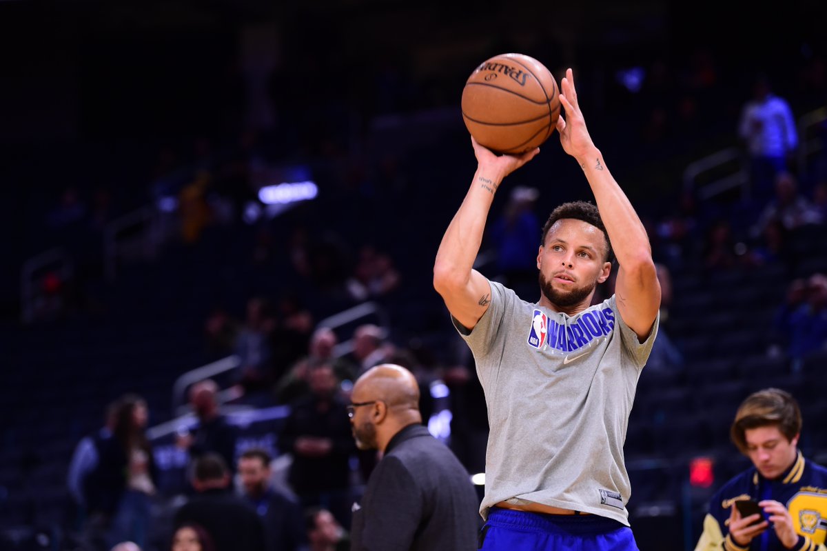 BleacherReport's tweet photo. After missing 58 games, Steph Curry is fully cleared to make his  return tomorrow against the Raptors, per @anthonyVslater https://t.co/gUPPk3L4AQ