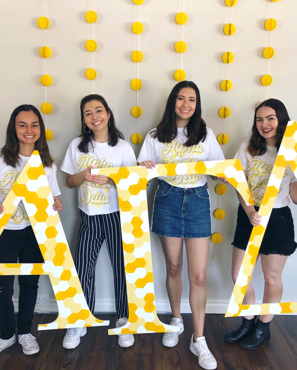 SavannahRShaver's tweet photo. Last Saturday was Spring Bid Day for my sorority, Alpha Gamma Delta. I can’t believe it’s my last bid day. Time flies fast. Welcome home Spring ‘20’s!!! #LiEP #AlphaGamSDSU #AlphaGammaDelta https://t.co/NWoQ1WZwbx