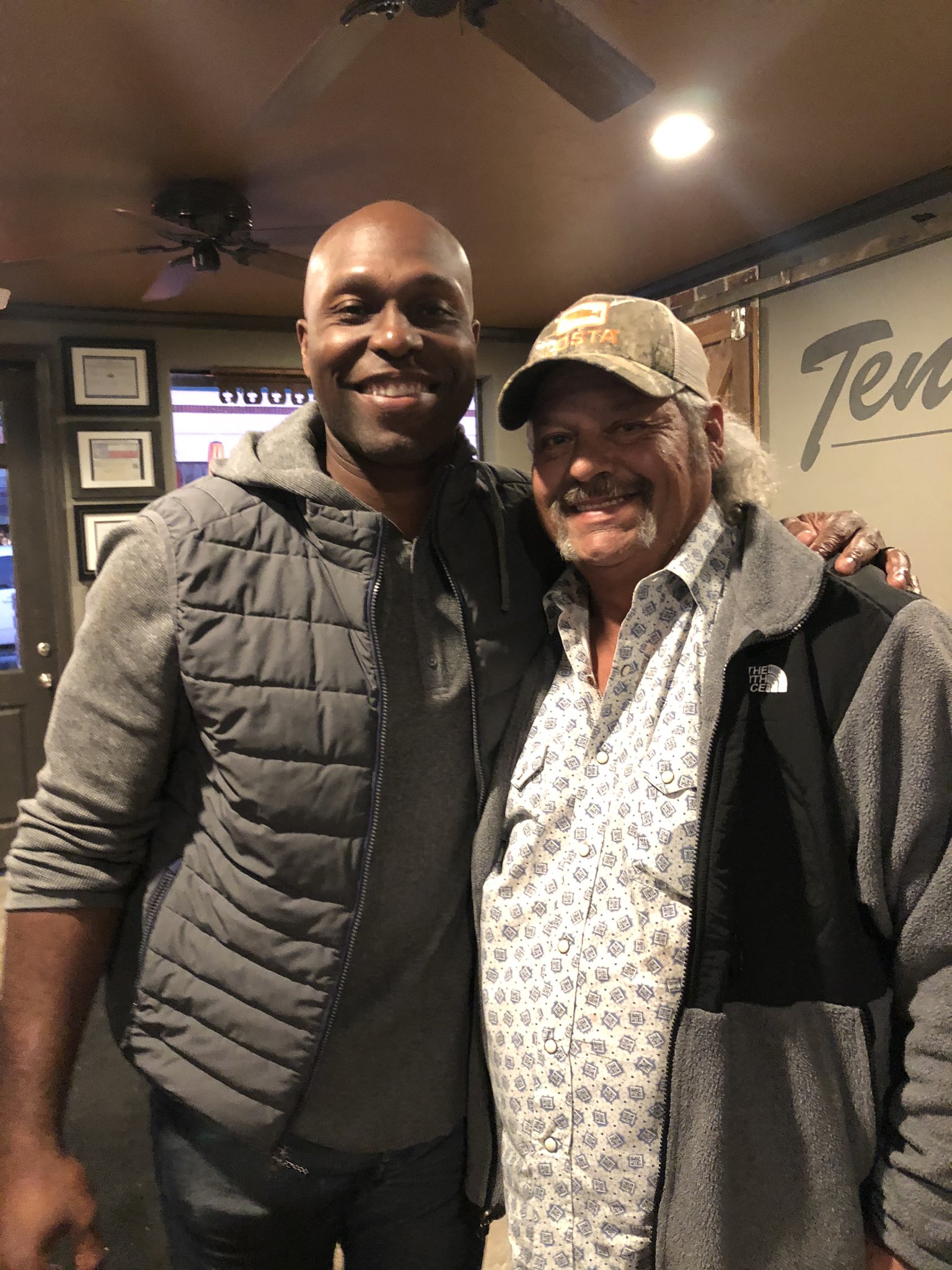 Torii Hunter on X: Thanks for coming out to Tender Smokehouse in Celina,  TX. Can't wait to see on stage. #comedian 🤣 / X