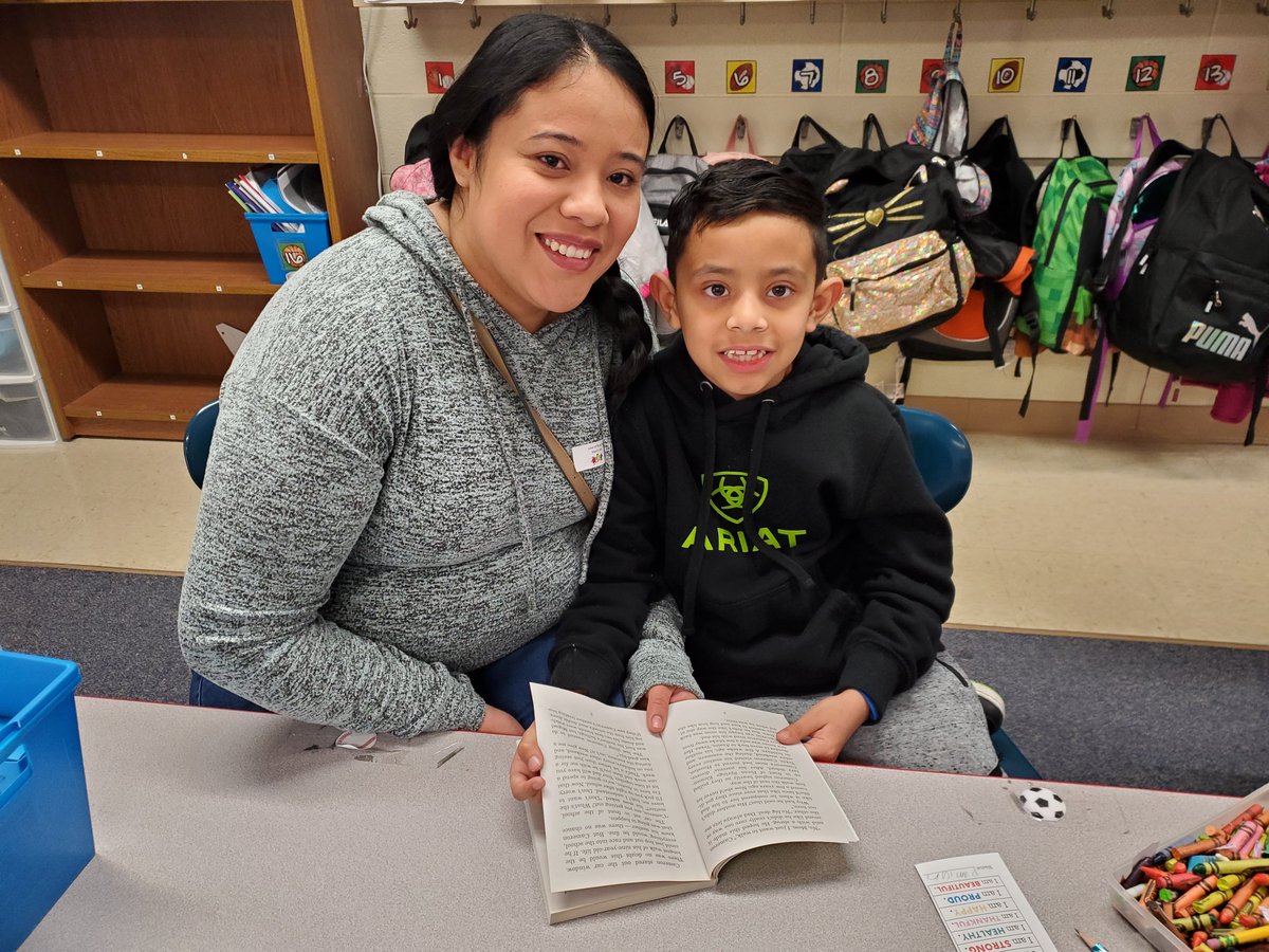 GoldsbyTeam's tweet photo. We had several visitors for our Love of Reading event! #firstgraderocks #Why305 https://t.co/OLtRqhtaNI